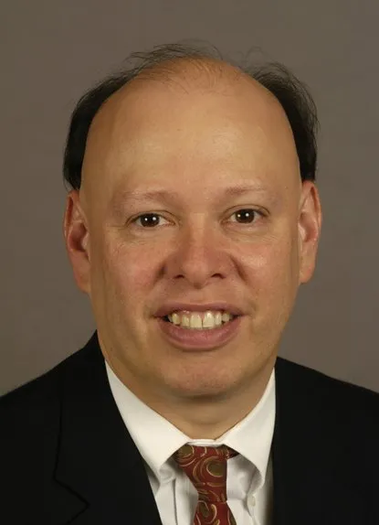 Dr. Roberto Pineda