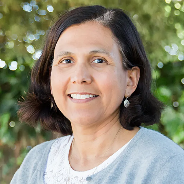 Dr. Lydia Tinajero-Deck
