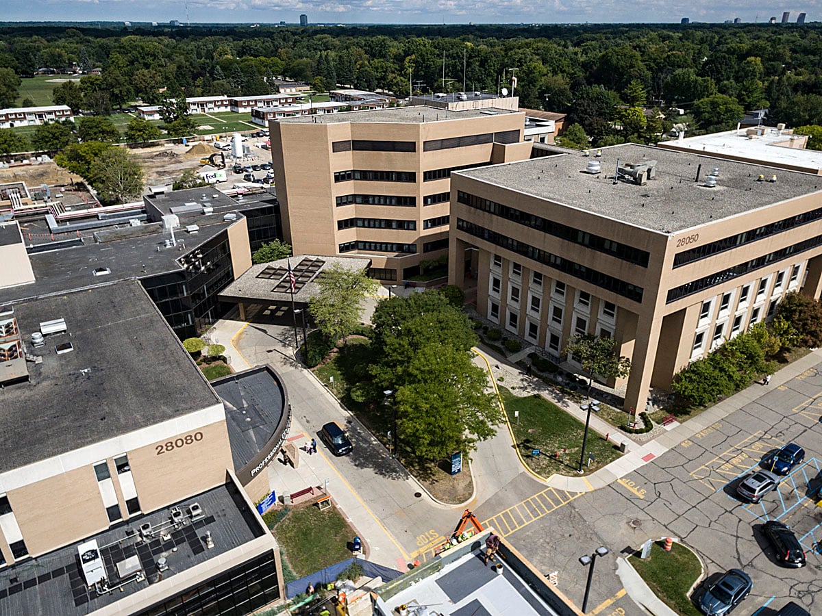 Corewell Health Farmington Hills Hospital