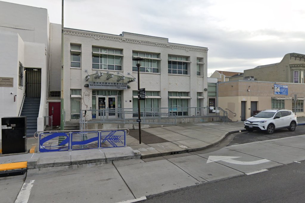 La Clinica Pharmacy